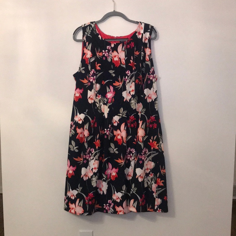 Jessica Howard Plus Size Floral dress with pockets